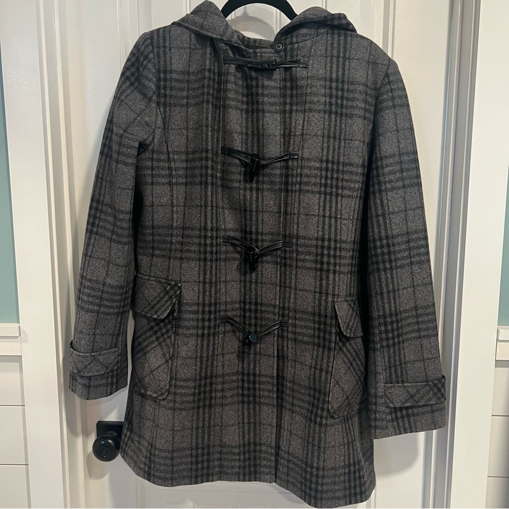 Jones New York Women’s Gray Black Plaid Pea Coat. Size 12.
